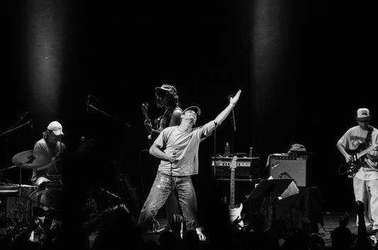 MacDemarco and Mock Media At The Lyric Theatre